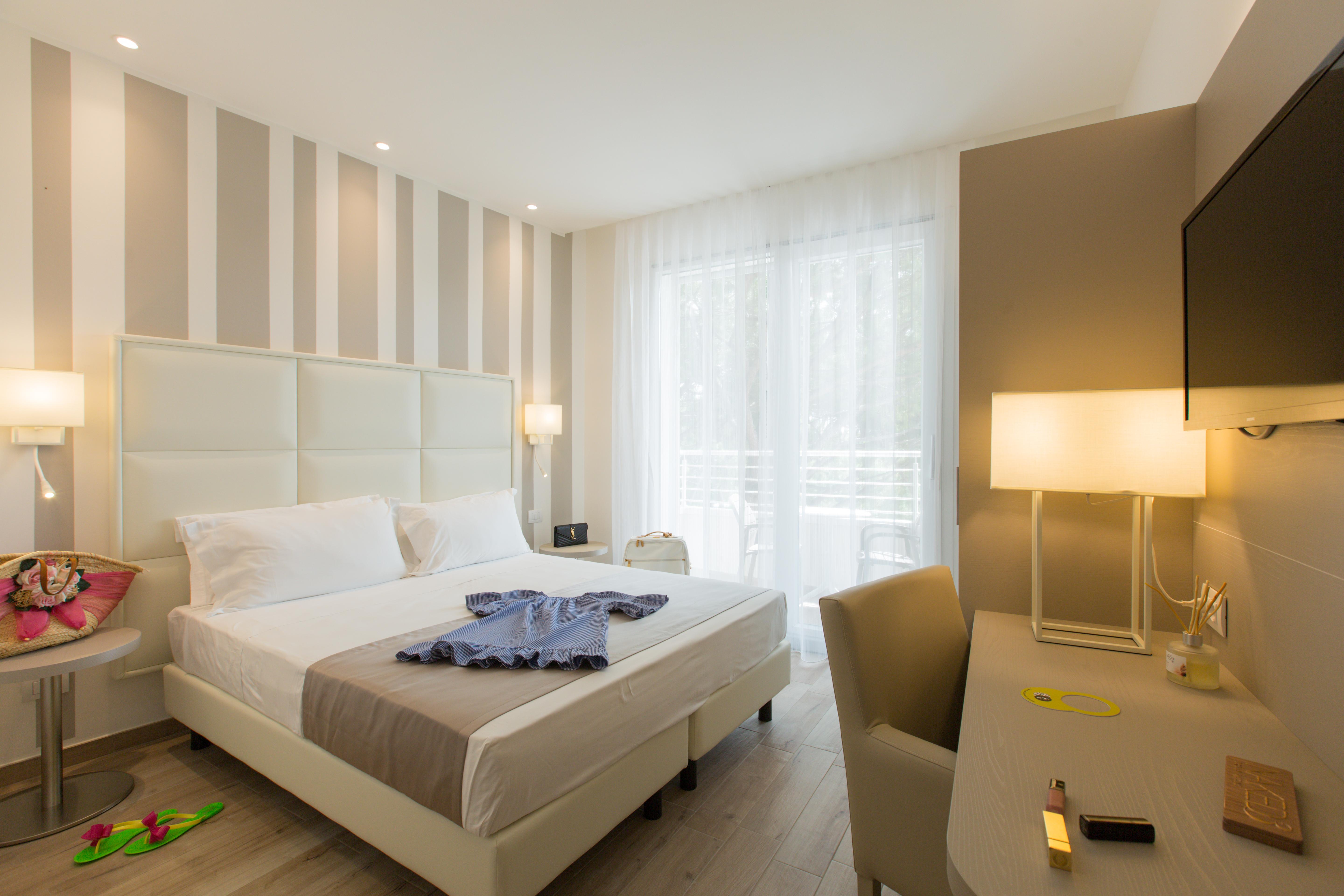 Hotel Luxor Milano Marittima Buitenkant foto