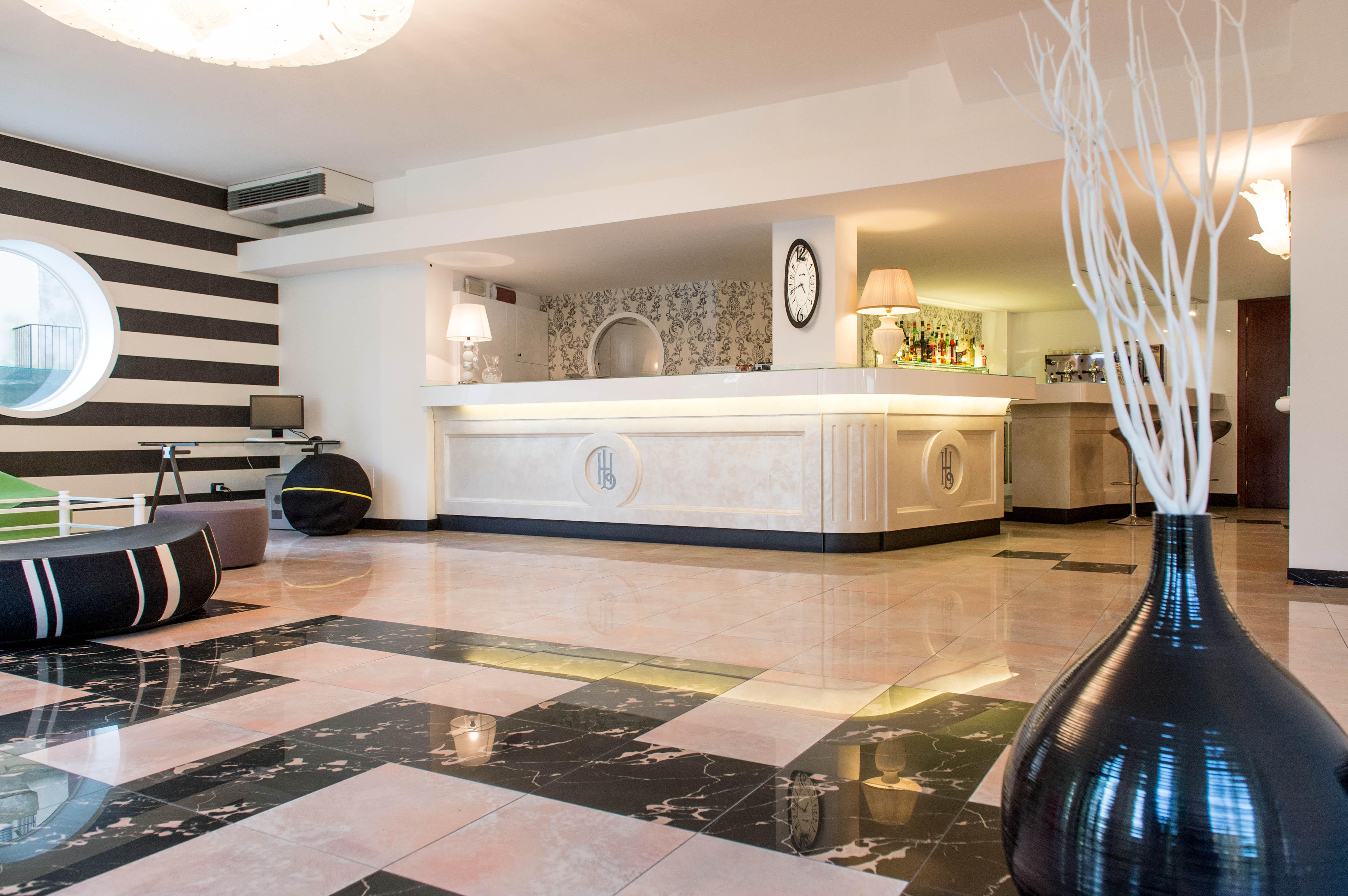 Hotel Luxor Milano Marittima Buitenkant foto