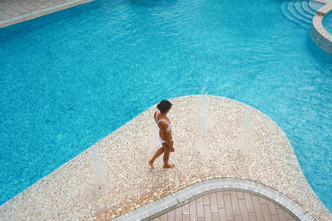 Hotel Luxor Milano Marittima Buitenkant foto