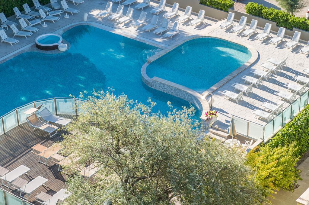 Hotel Luxor Milano Marittima Buitenkant foto
