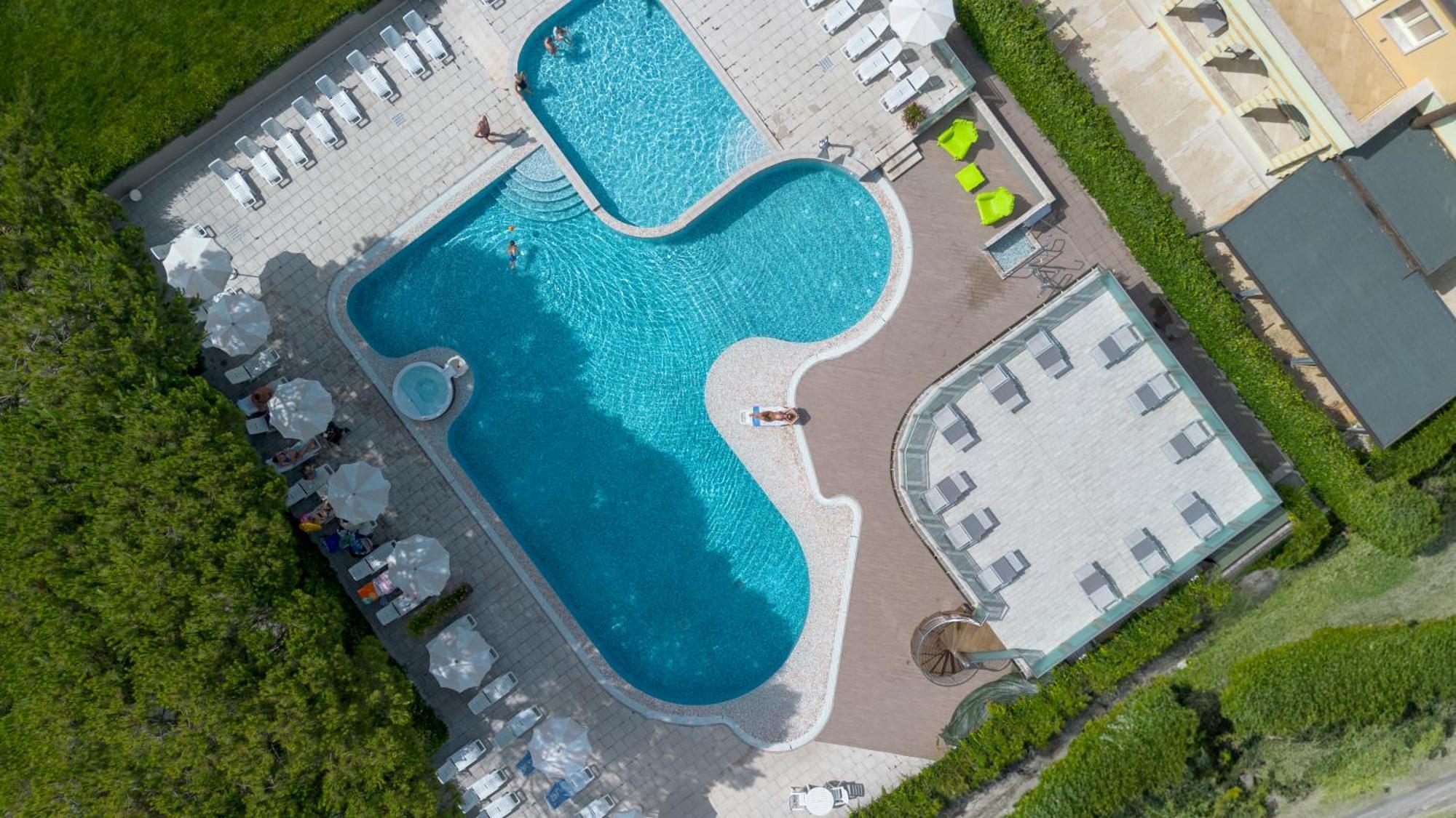 Hotel Luxor Milano Marittima Buitenkant foto