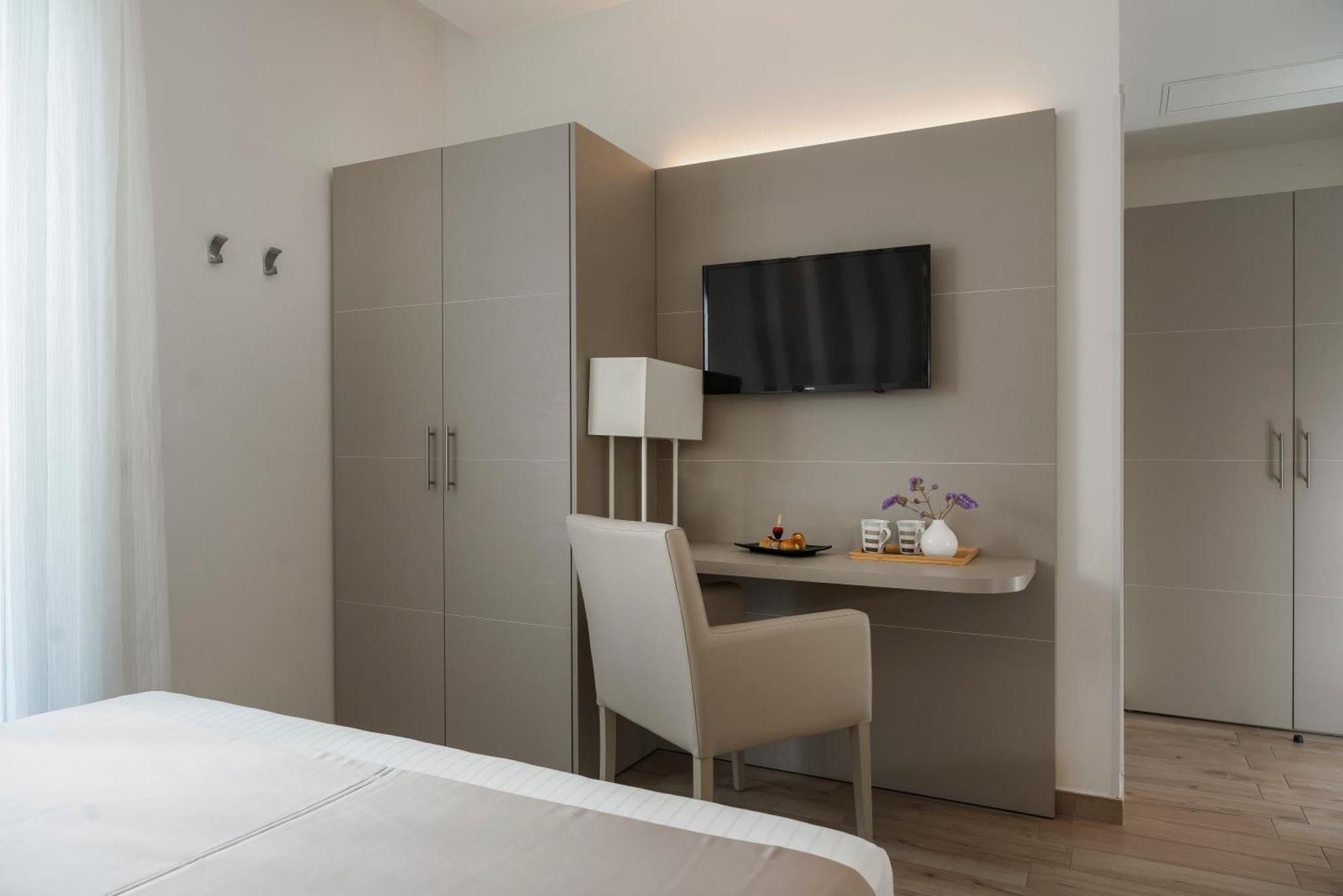 Hotel Luxor Milano Marittima Buitenkant foto